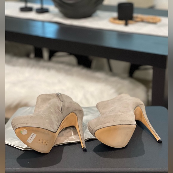 GIUSEPPE ZANOTTI Gray Suede Ankle Booties *Excellent condition!* - Picture 5 of 5